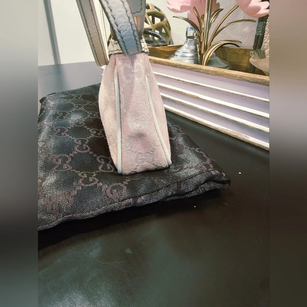 Gucci Monogram Pochette Pink and Cream Shoulder Bag - Picture 10 of 16